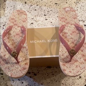 Michael Kors pink flip flops 💕